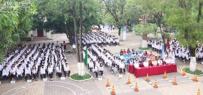 Chương trình “Học sinh với an toàn giao thông” tại Trường THPT Nguyễn Trường Tộ do Ban An toàn giao thông tỉnh tổ chức. Ảnh tư liệu: Quỳnh An