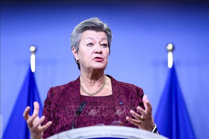 Ủy viên phụ trách nội vụ của Liên minh châu Âu (EU) Ylva Johansson phát biểu tại một cuộc họp báo ở Brussels, Bỉ. Ảnh: AFP/TTXVN