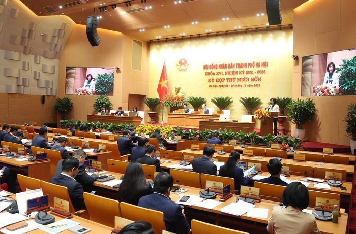 Toàn cảnh kỳ họp 14 HĐND thành phố, ngay phiên làm việc đầu giờ sáng nay 6/12.