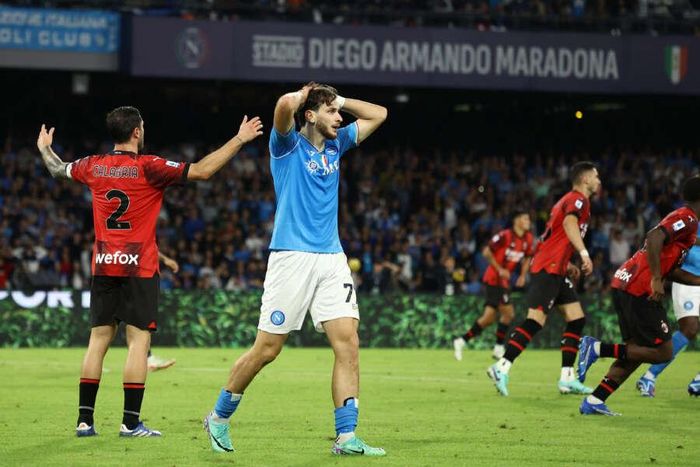 Sân Diego Maradona giờ không còn là điểm tựa vững vàng của Napoli. Ảnh: Eurosports