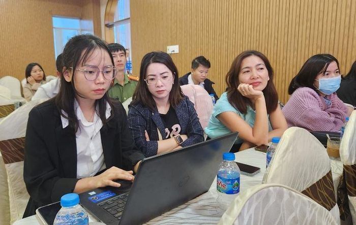 Các đại biểu tham gia buổi diễn tập. Ảnh: Ngọc Sang