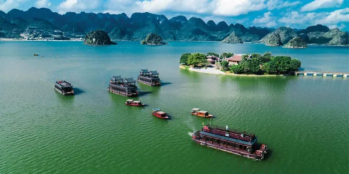 Khu du lịch Tam Chúc.