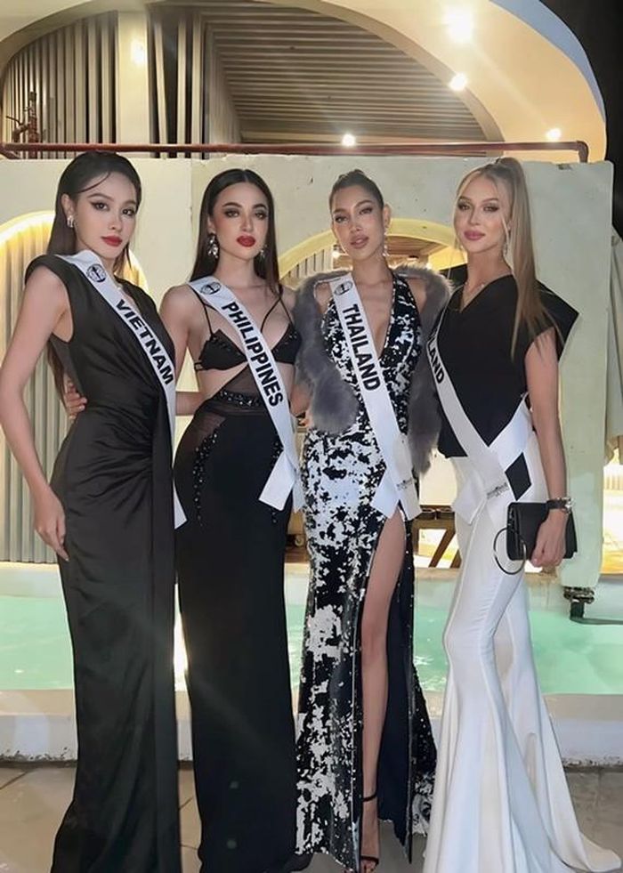 Món quà mà Ngọc Hằng dành tặng các người đẹp là mô hình nón lá. Ảnh: FBNV.