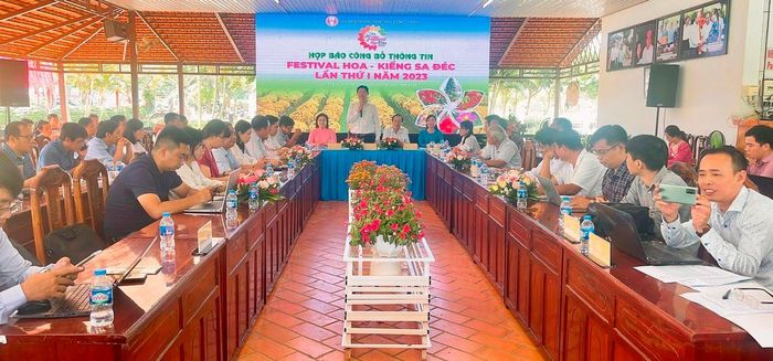 Toàn cảnh buổi họp báo