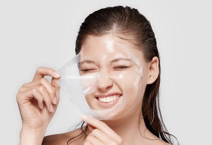 Tẩy tế bào da chết định kỳ giúp da mịn màng, tươi tắn hơn.