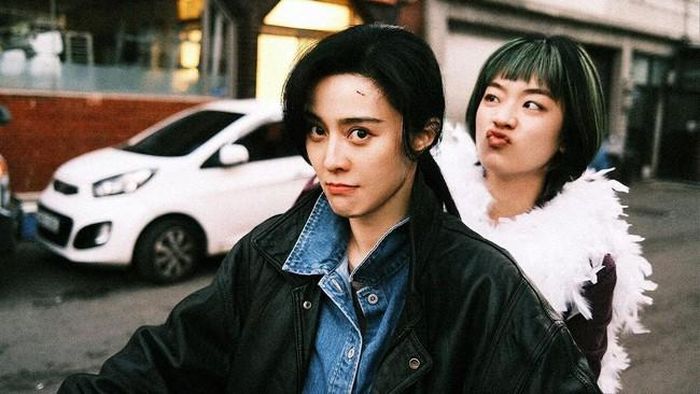 Phạm Băng Băng và Lee Joo Young (phải) trên trường quay bộ phim mới Green Night. ẢNH: Instagram/Fan Bingbing