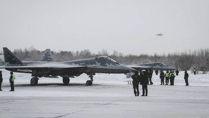 Các chuyên gia quân sự quốc tế cho rằng dưới sự chỉ huy của Su-57, VKS đã thực hiện chiến dịch quy mô lớn đầu tiên chống lại các đơn vị phòng không đối phương vào mùa hè năm 2022.
