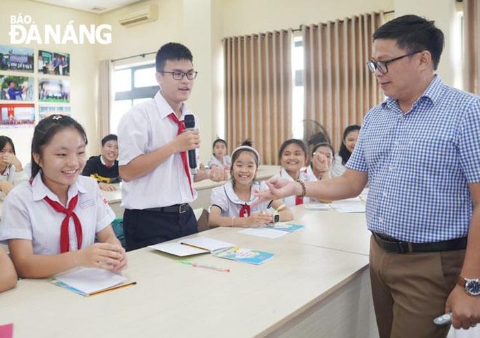 Đại biểu Hội đồng trẻ em cấp phường, xã tham gia khóa tập huấn kỹ năng điều hành, đối thoại và xử lý thông tin. Ảnh: H.L