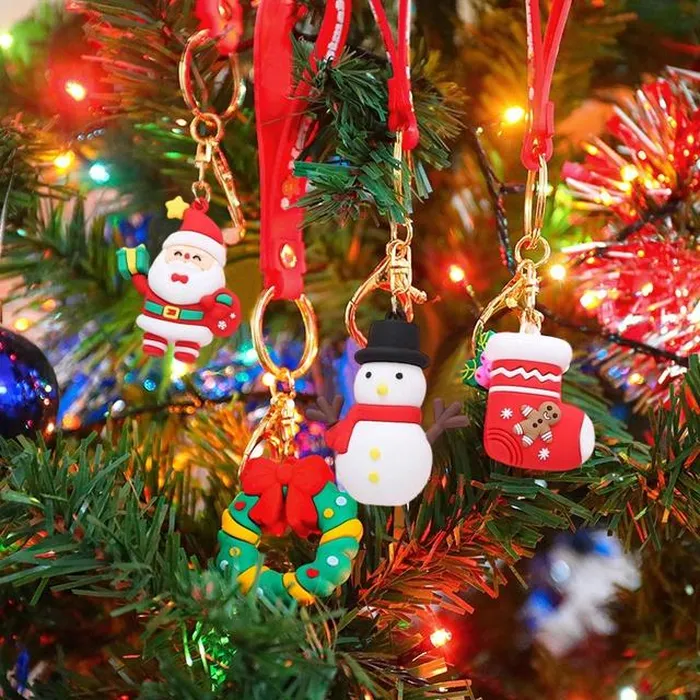 Móc khóa với biểu tượng Giáng sinh làm quà Noel