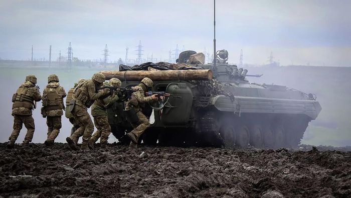 Tướng Zaluzhny cũng từng có những dự đoán lạc quan về việc quân Ukraine tràn ngập bán đảo Crimea trong mùa hè vừa qua. Tuy nhiên, thực tế là cuộc phản công của quân đội Ukraine đã chấm dứt.