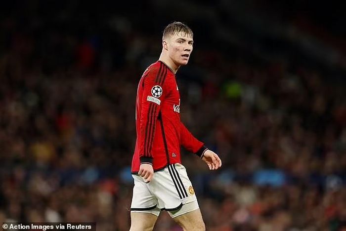 Cựu tiền vệ MU cho rằng đội bóng cũ đang không tạo cho Rasmus Hojlund đủ cơ hội để ghi bàn. Ảnh: Reuters