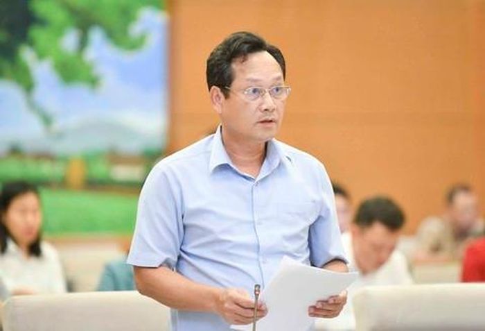 Phó Chánh án TAND Tối cao Nguyễn Văn Tiến trình bày tờ trình dự thảo Pháp lệnh