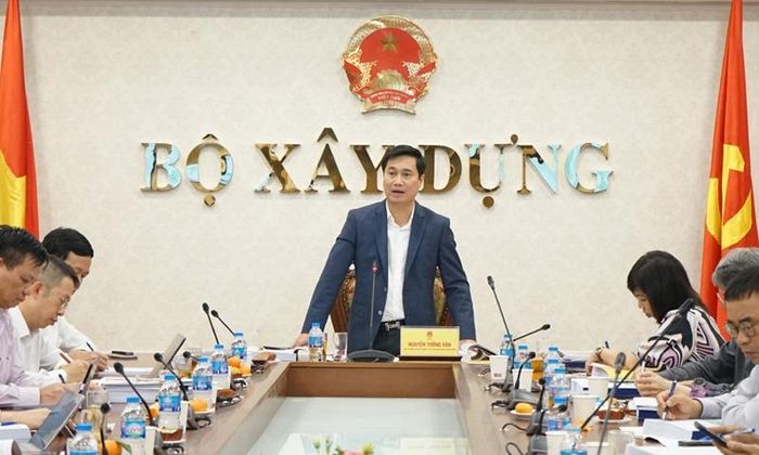 Thứ trưởng Bộ Xây dựng Nguyễn Tường Văn phát biểu chỉ đạo tại Hội nghị.