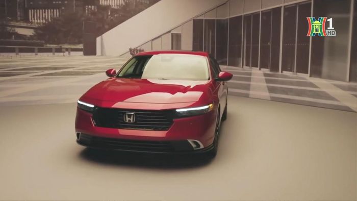 Honda Accord được đơn vị phân phối giảm giá lên đến 100 triệu đồng.