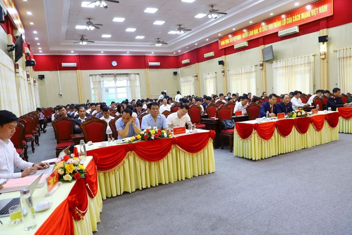 Quang cảnh kỳ họp.