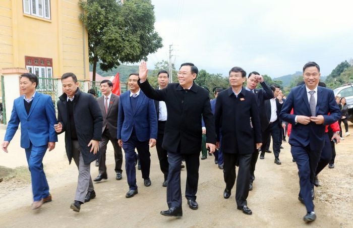 Bát Xát vinh dự được đón các đồng chí lãnh đạo Trung ương, địa phương đến thăm và làm việc. Ảnh: P.V