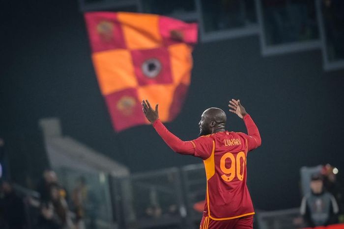 Romelu Lukaku góp công giúp AS Roma giành chiến thắng.