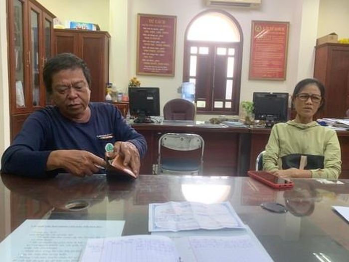 Vợ chồng bà L., ông N., mong muốn mọi người cảnh giác và hy vọng... lấy lại tiền như những đối tượng bán hàng đã hứa...