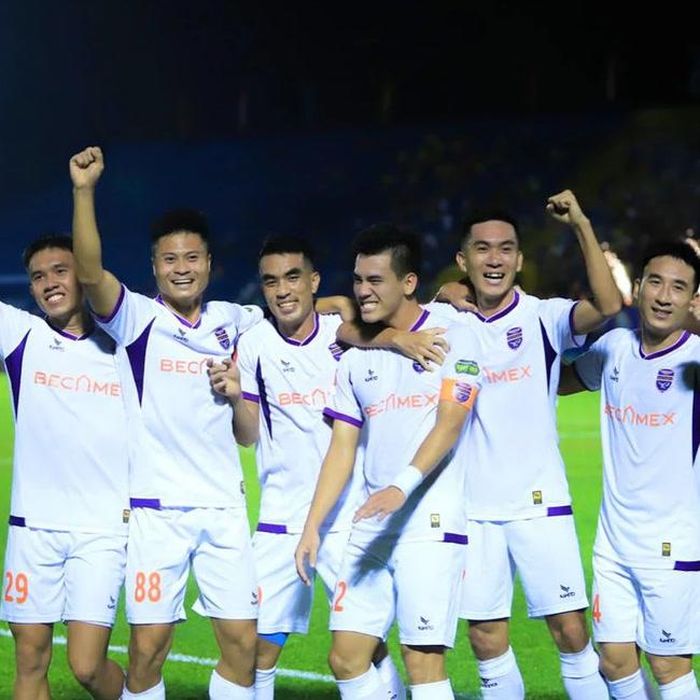 Bình Dương lên đỉnh V-League sau vòng 6. Ảnh: BD