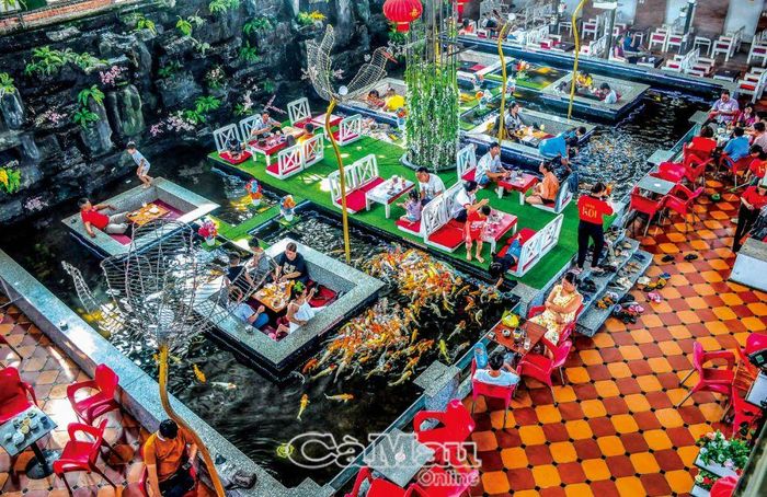 Quán cà phê Cá Koi 2, Phường 9, TP Cà Mau, luôn đông khách.