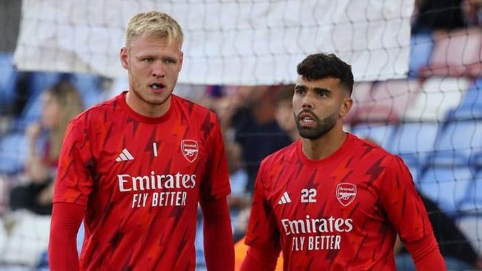 Arsenal đau đầu vì thủ môn