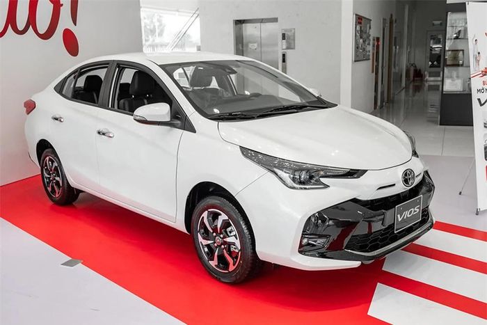 Mẫu xe Toyota Vios đang có tổng chi phí lăn bánh tại một số tỉnh thành thấp hơn mức giá niêm yết xe.