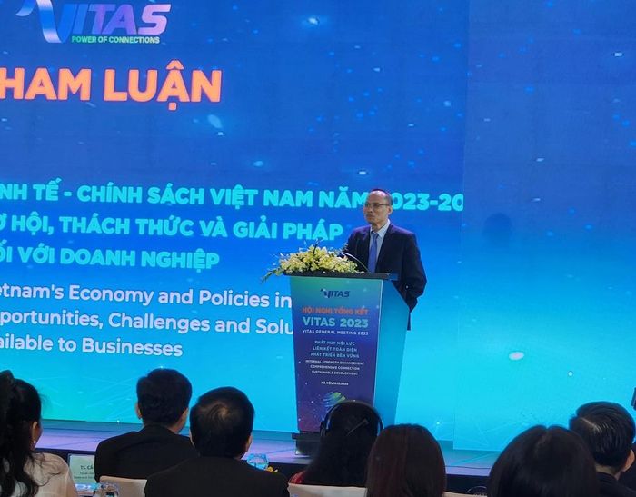 TS. Cấn Văn Lực – Chuyên gia Kinh tế trưởng BIDV &amp; Thành viên Hội đồng tư vấn Chính sách Tài chính – Tiền tệ Quốc gia tham luận tại Hội nghị