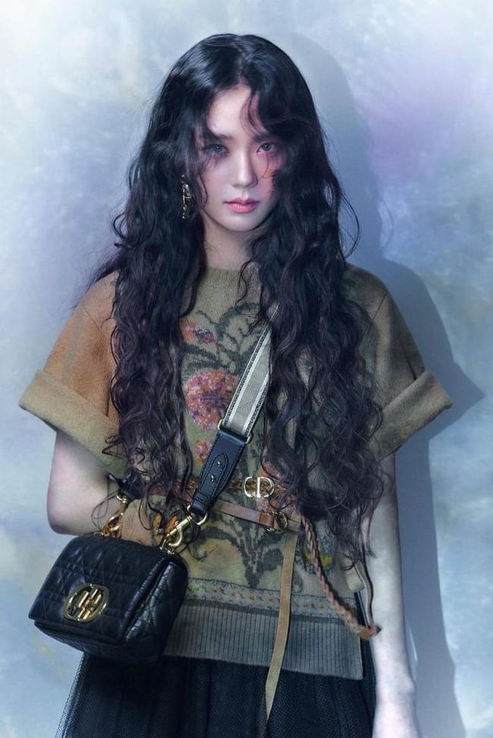Fan nóng lòng tìm hiểu sự hợp tác sâu sắc giữa Jisoo và thương hiệu Dior