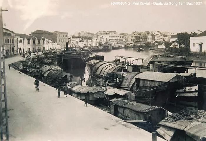 Bến thuyền trên sông Tam Bạc, Hải Phòng, 1937