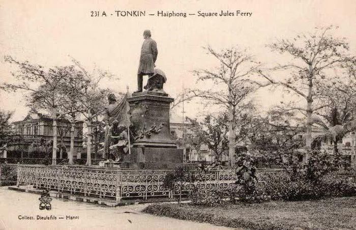 Tượng đài thời Pháp ở Hải Phòng