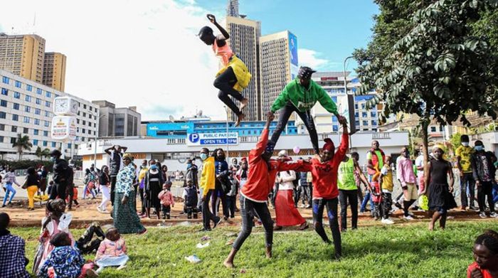  7. Nairobi, Kenya: Trong dịp này, người dân nghỉ làm để thưởng thức những cuộc trò chuyện dài và những bữa tiệc buffet với các món ngon truyền thống. 