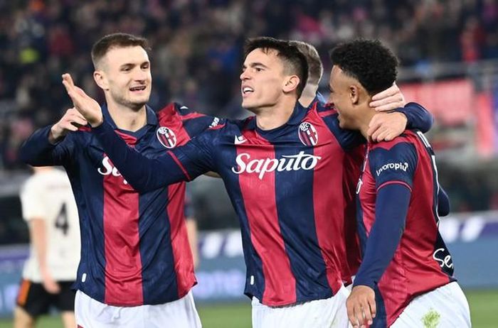 Bologna xứng đáng đứng trong Top 4 Serie A