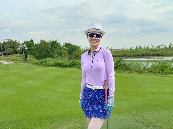 Người đẹp hiện tại đang tập thêm golf để giữ dáng. 