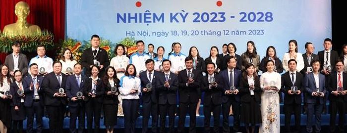  Chia tay các đồng chí nguyên ủy viên Ban Chấp hành, Ban Kiểm tra Trung ương Hội Sinh viên Việt Nam khóa X 