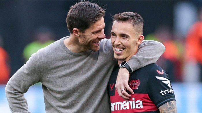 HLV Xabi Alonso chỉ mới dẫn dắt Leverkusen từ năm ngoái.