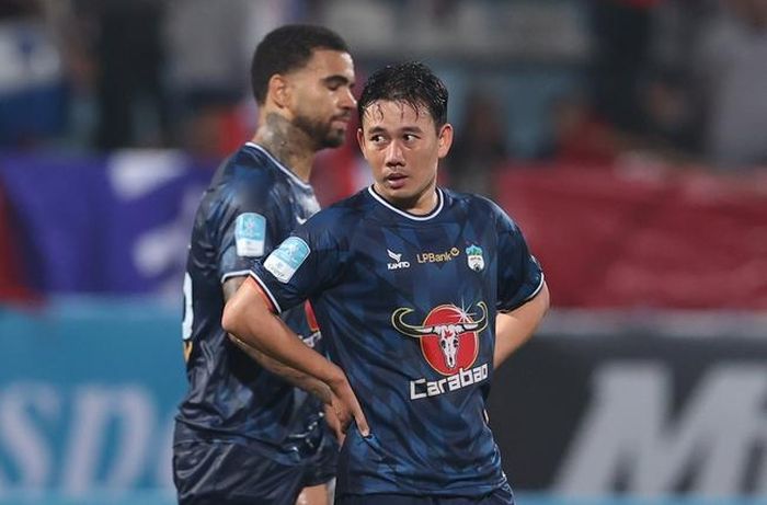 Những thất bại liên tiếp ở V-League mùa này khiến HAGL chôn chân ở nửa cuối bảng xếp hạng. Ảnh: Hoàng Linh