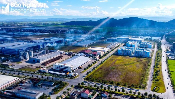 Dự án do nhà đầu tư Radiant Opto-Electronics Corporation thực hiện tại Khu công nghiệp, đô thị và dịch vụ VSIP Nghệ An. Ảnh tư liệu: Thành Cường