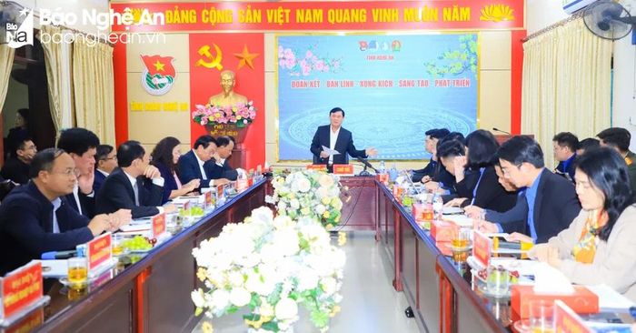 Toàn cảnh cuộc làm việc. Ảnh: Thành Duy