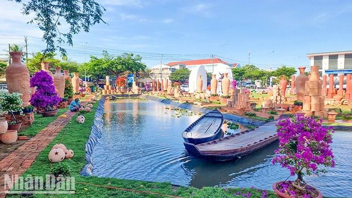 Dòng kênh Thầy Cai được tái hiện trong công viên. 