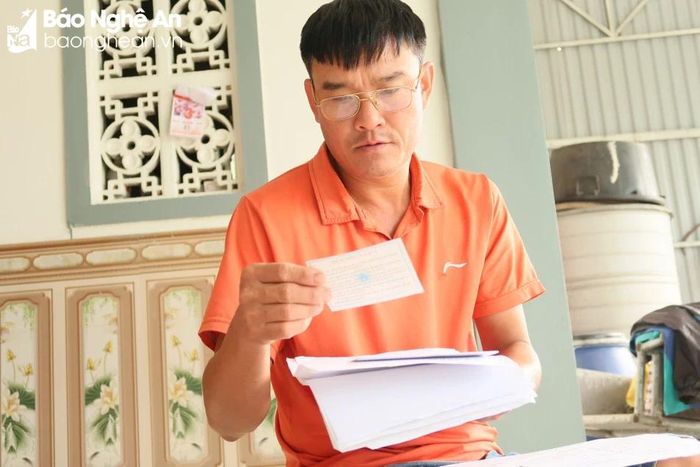 Anh Dũng lo lắng vì đã trót rút bảo hiểm 1 lần. Ảnh: T.H