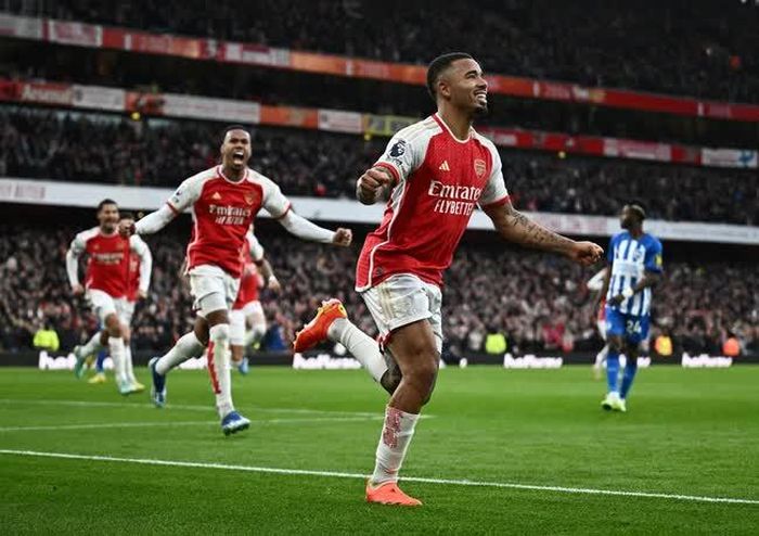 Arsenal sẽ phá dớp ở Anfield?