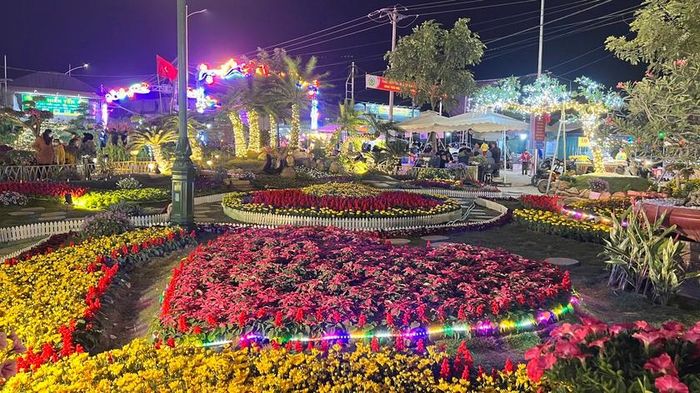 Trái tim hoa làm xao xuyến lòng người. Ảnh: NVCC