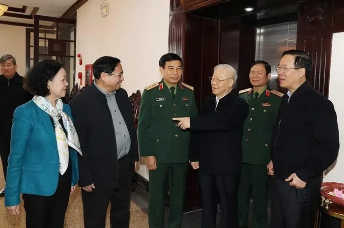  Tổng Bí thư Nguyễn Phú Trọng cùng Chủ tịch nước Võ Văn Thưởng, Thủ tướng Phạm Minh Chính cùng các lãnh đạo Đảng, Nhà nước; Thường vụ Quân ủy Trung ương, Ủy viên Quân ủy Trung ương và lãnh đạo chủ chốt các cơ quan Bộ Quốc phòng đến dự hội nghị. Ảnh: TTXVN 