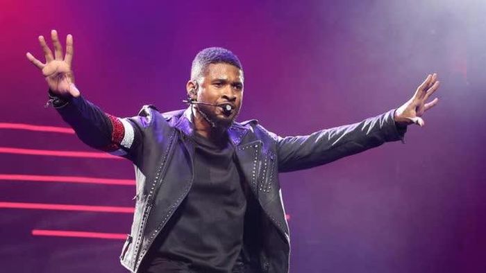 Nam ca sĩ người Mỹ Usher