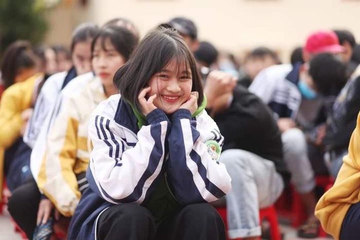Mùa gợi đến đôi mắt huyền nâu. Ảnh: Phú Hòa.