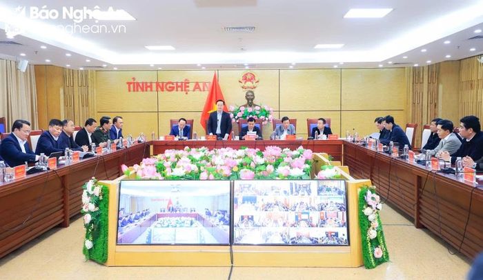  Toàn cảnh phiên họp thường kỳ tháng 12/2023 của UBND tỉnh Nghệ An. Ảnh: Thành Duy 