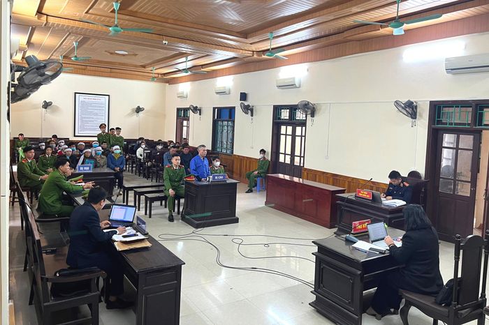  Toàn cảnh phiên tòa xét xử 