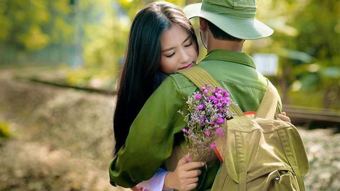  Đạn bom có thể tàn phá mọi thứ trên mặt đất nhưng không thể tàn phá được tình yêu và khát vọng. Ảnh minh họa. 