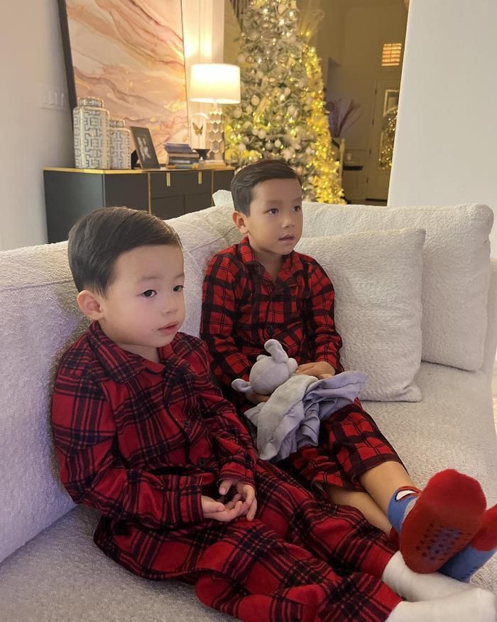Chân dung hai quý tử nhà Phạm Hương. Theo đồn đoán, con trai đầu của nàng hậu (phải) có nhiều nét giống bố.