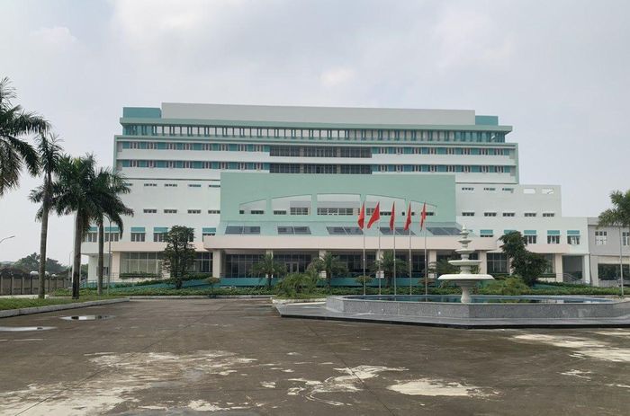Bệnh viện Hữu nghị đa khoa Nghệ An giai đoạn 2 chưa thể hoạt động, dù đã khánh thành được hơn 7 tháng. Ảnh: Điền Bắc.